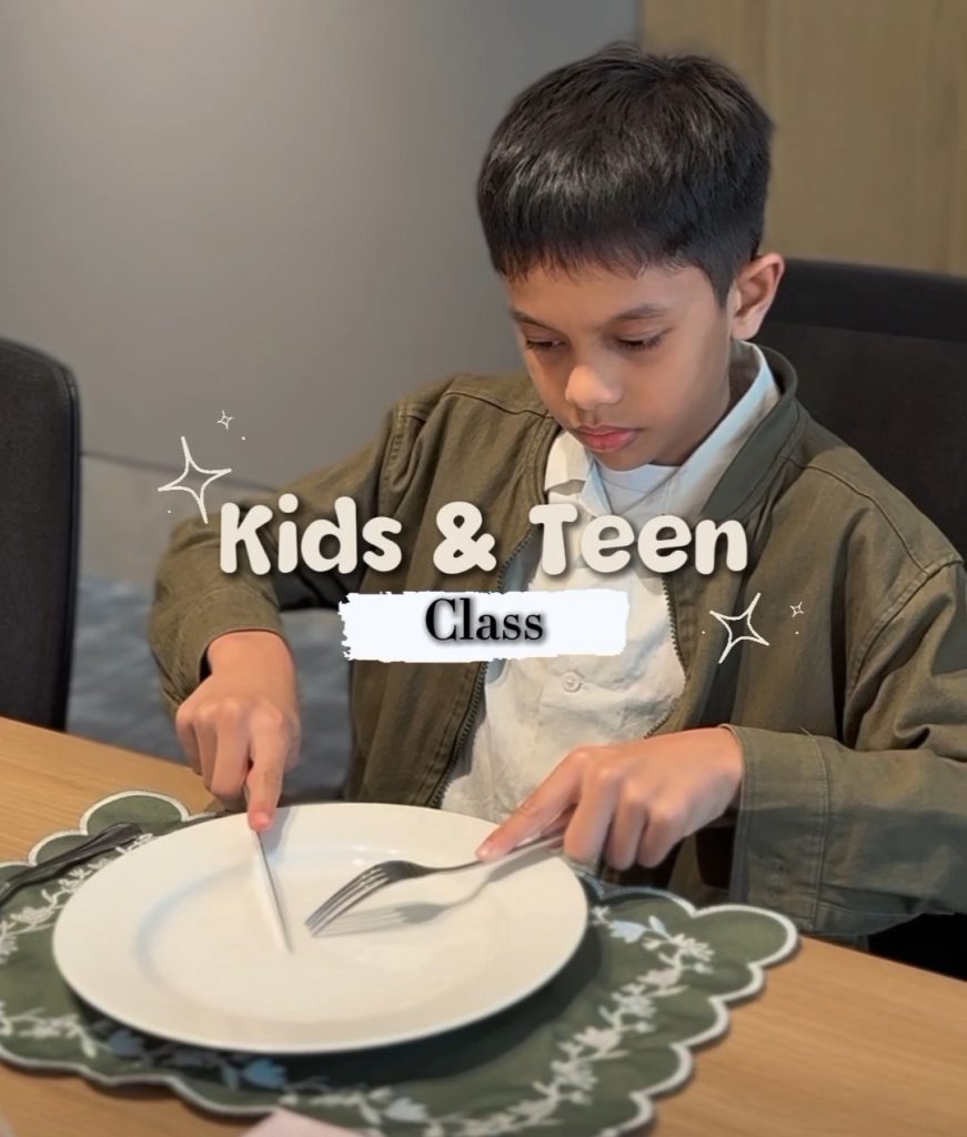 Belajar Table Manners Anak-Anak